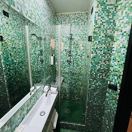 Lhp Piazza Di Spagna Gæstehus 3*